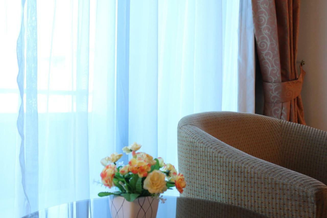Golden Tulip Deira Hotel Dubai Exterior photo